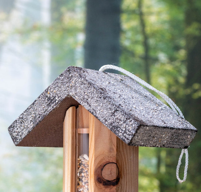 Futterhaus aus Holz zum Aufhängen