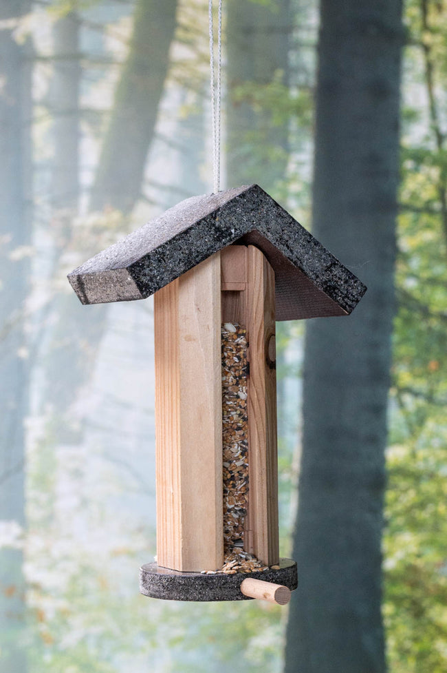 Futterhaus aus Holz zum Aufhängen