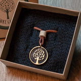 Planet Tree Anhänger aus Bronze mit Lederband