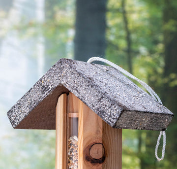 Futterhaus aus Holz zum Aufhängen