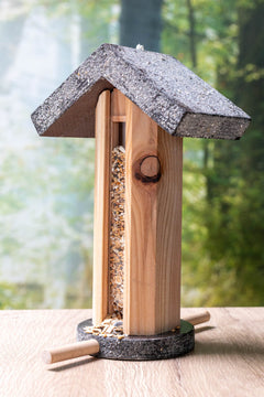 Futterhaus aus Holz zum Aufhängen