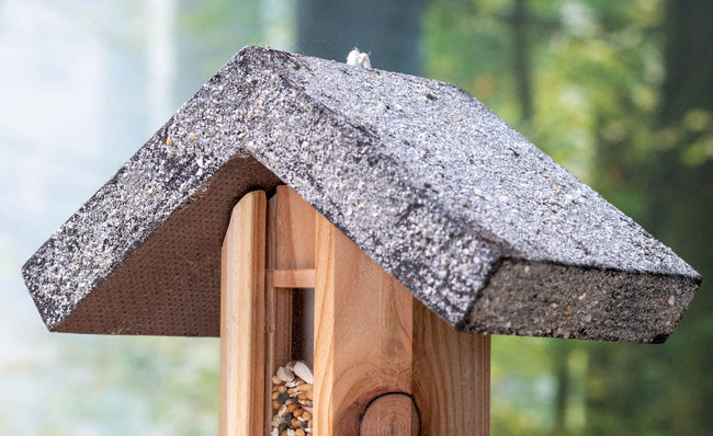 Futterhaus aus Holz zum Aufhängen