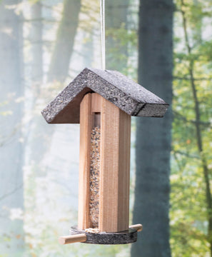 Futterhaus aus Holz zum Aufhängen