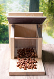 Futterstelle für Eichhörnchen - Geschenk plus Baumspende in deutschem Landesforst