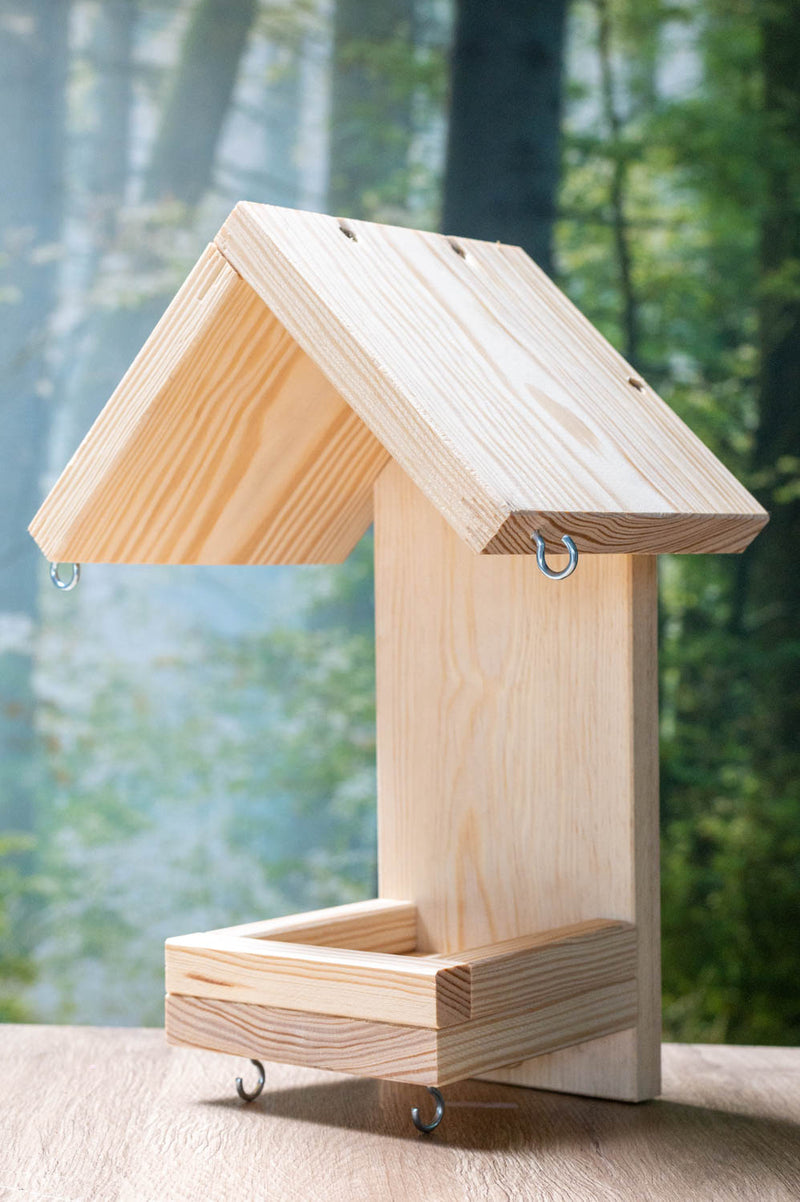 Futterhaus aus Holz