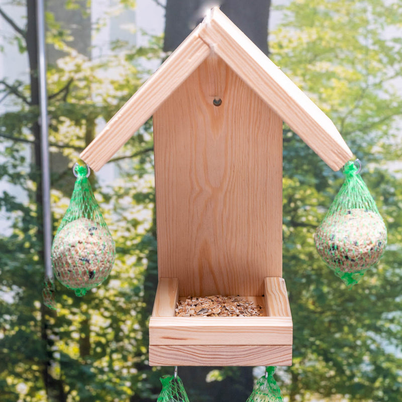Futterhaus aus Holz