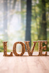 LOVE aus Holz mit Baumrinde