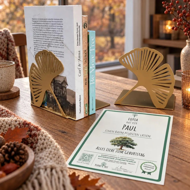 Buchstütze 2er Set Ginkgo – Geschenkansicht mit aktuellem Baumzertifikat; Beispielgestaltung
