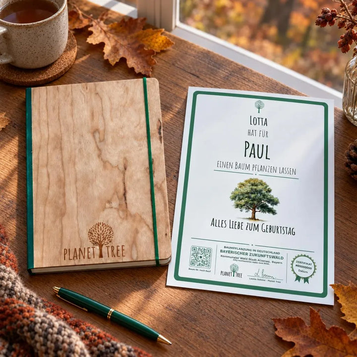 Notizbuch mit Kirschbaumcover – Geschenkansicht mit aktuellem Baumzertifikat; Beispielgestaltung