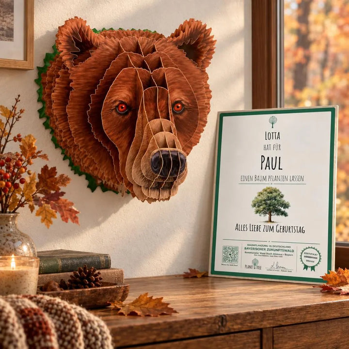 3D Tierkopf Braunbär – Geschenkansicht mit aktuellem Baumzertifikat; Beispielgestaltung