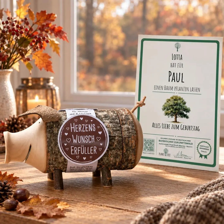 Herzenswunscherfüller - Sparschwein Rudi aus Holz – Geschenkansicht mit aktuellem Baumzertifikat; Beispielgestaltung